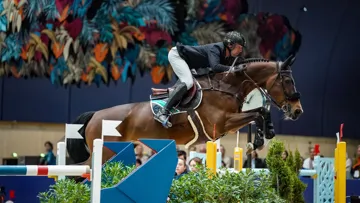Kevin Staut et Visconti du Telman restent sur une troisième place à 1,50m au Saut Hermès au Grand Palais Éphémère de Paris.