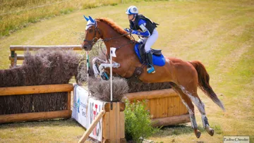 Associée à son fidèle Titou, la Bretonne d’origine connaît aujourd’hui une ascension fulgurante dans la discipline