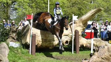 Rosalind Canter et son fantastique Lordships Graffalo conservent la tête du classement.