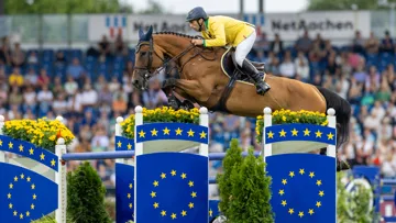 Yuri Mansur et Miss Blue - Blue Saint Farm se sont adjugé le Prix de l'Europe à Aix-la-Chapelle
