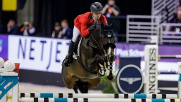 Pius Schwizer monte ici Vancouver de Lanlore lors de la dernière finale de la Coupe du monde, dont tous deux ont terminé sixièmes