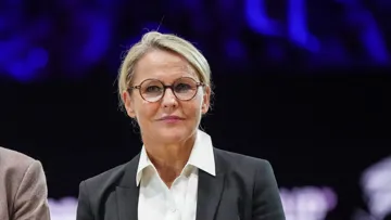 Cette année encore, Sylvie Robert va enchaîner les prestigieuses remises de prix tout au long du week-end. La face exposée de sa profession d’organisatrice d’événements équestres.