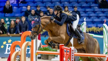 Naomi Himmelreich et Red Star Optimus ont remporté la finale du Trophée de saut d'obstacles Poneys à Malines