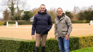 Découvrez le nouvel épisode sur GRANDPRIX.tv ! En partenariat avec Samshield, la marque qui redéfinit l'expérience de l'équitation, et Horse-Up, expert en nutrition du cheval. 