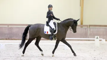Chiara Zenati a présenté Zeus de Malleret*IFCE, étalon qu’elle monte depuis quelques mois.