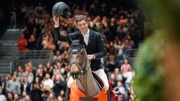 Victor Bettendorf a remporté sa plus belle victoire dans le Grand Prix du Saut Hermès en 2023