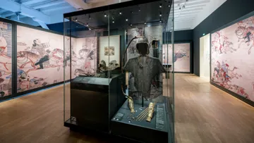 L’exposition nantaise permet notamment de découvrir une tenue de cavalier.