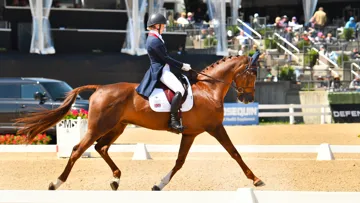 Yasmin Ingham et Banzaï du Loir se sont hissés en tête du classement à l’issue de la première journée de compétition.