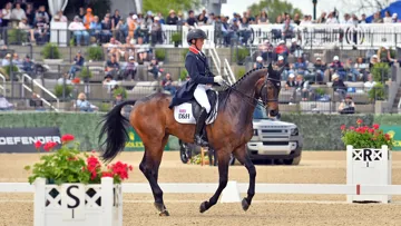 Tom McEwen a dignement rendu hommage à Nicola Wilson, l’ancienne cavalière de JL Dublin, gravement blessée en 2022 à Badminton.