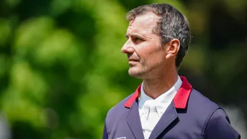 Âgé de quarante-cinq ans, Nicolas Delmotte entend bien retrouver le sport de haut niveau… mais pas à n’importe quel prix!