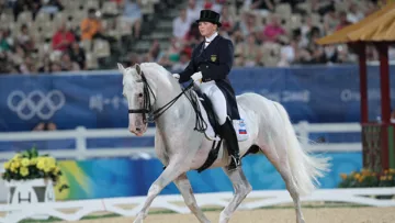 En 2008, le Trotteur Orlov Balagur avait fait sensation à Hong Kong sous la selle de la Russe Alexandra Korelova.