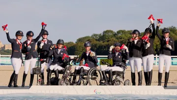 Le podium par équipes de ces Jeux paralympiques
