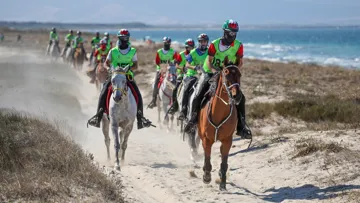 Dans les marais, dunes et plages de Sardaigne, la lutte a fait rage entre les élevages français et hispano-émiriens, dont les meilleurs chevaux ont été montés par des cavaliers de toutes les nationalités.