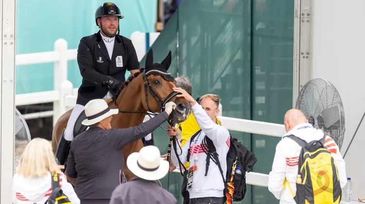 À compter du 1er janvier 2025, les stewards pourront contrôler le serrage des muserolles avec le nouvel outil conçu par la Fédération équestre internationale, en collaboration avec des experts.