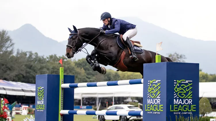 Daniel Deusser et Otello de Guldenboom ont dominé un barrage à sept sur la piste en herbe du Club hípico La Silla.