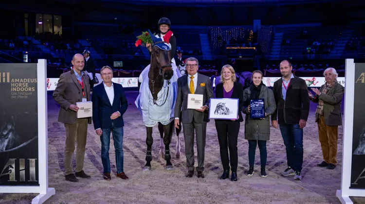 Katharina Rhomberg et Cuma ont gagné le Grand Prix du CSI 4* de Salzbourg, ce dimanche 8 décembre