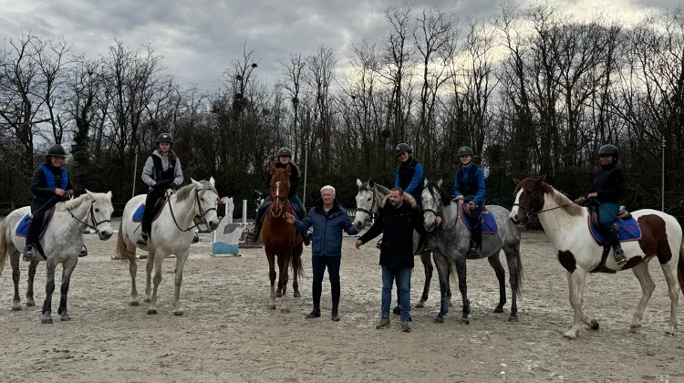 Le 5 janvier, les cavaliers des écuries de Ste Gen ont pu bénéficier d’un stage avec Roger-Yves Bost