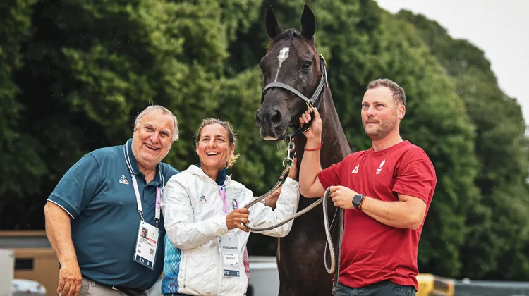 Ici aux côtés de son groom, Rodrigue Guyon, Pauline Basquin juge très positives les deux premières années de mandat de Jean Morel, à gauche, au poste de sélectionneur des Bleus.