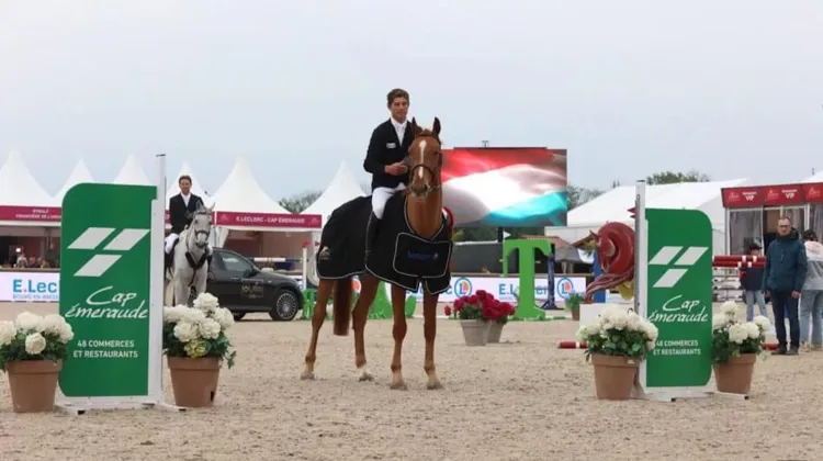 À Bourg-en-Bresse, Victor Bettendorf s'est imposé deux fois aujourd'hui. Dans l'épreuve à 1,40m du CSI 2* et dans l'épreuve à 1,50m du CSI 4*.