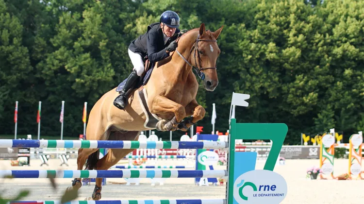 Michel Robert a mené le très plaisant Calasto à sa première victoire internationale dans le Grand Prix du Pin-au-Haras