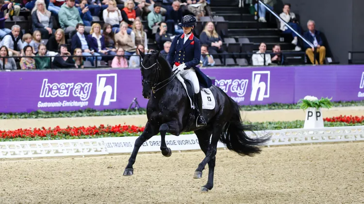 Charlotte Fry et Glamourdale ont remporté leur peremière finale de la Coupe du monde à Bâle en janvier