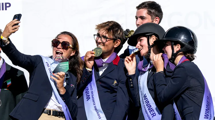 Pour sa première saison en tant que sélectionneuse nationale, Gwendolen Fer a fait monter les équipes de France Juniors et Jeunes Cavaliers de concours complet sur la plus haute marche du podium des championnats d'Europe. 