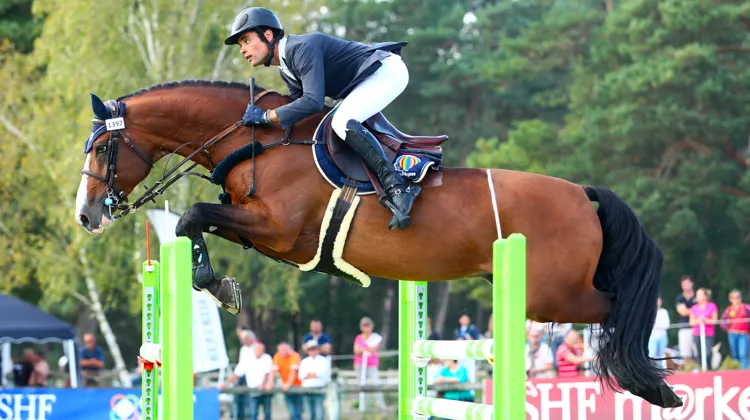 Alix Ragot et Thaïs de pegase en 2014 à Fontainebleau.