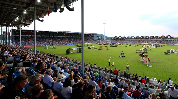 Voilà un stade que tout amateur d’équitation doit pénétrer au moins une fois dans sa vie.