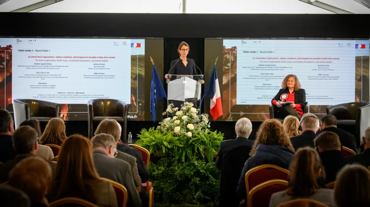 Ce colloque, qui s’est tenu à mi-mandat de la France à la présidence de l’Union européenne, s’est inscrit comme un signal clair.