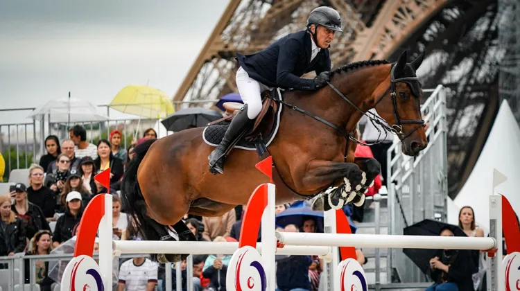 Phillipe Léoni et Miss Marie van’t Winnenhof au Longines Paris Eiffel Jumping le 25 juin 2022