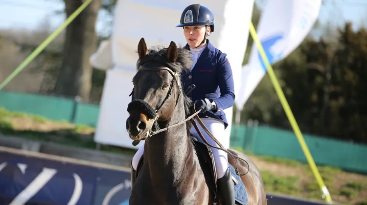 Ici au CSI 2* de Cluny, en selle sur Condrieu Batilly, Stella Briand brille en saut d’obstacles et en dressage !