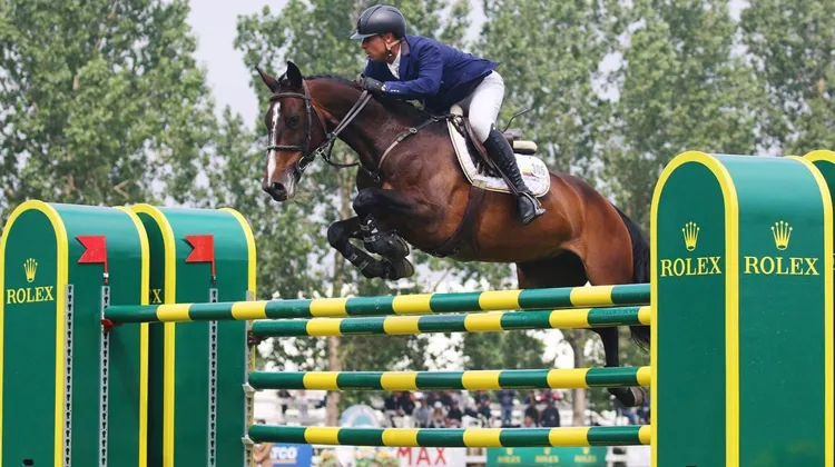 Avec sa jument de douze ans, le cavalier a coupé les cellules en 45’’32, prenant ainsi la victoire. 