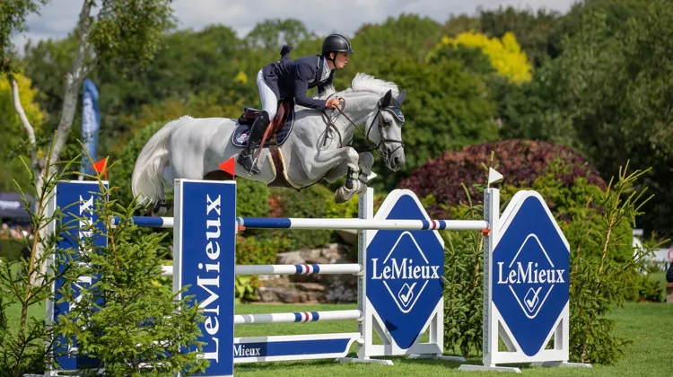 Jack Whitaker a imposé Valmy de la Lande dans l'épreuve majeure du jour au CSI 5* de Hickstead