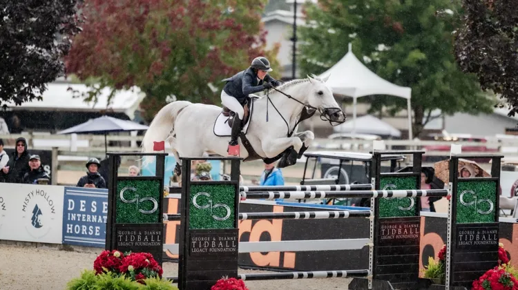 Uma O'Neill et Clockwise of Greenhill ont connu une mésaventure avant de remporter le Grand Prix 3* de Langley