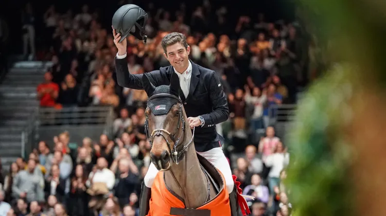 Victor Bettendorf a remporté sa plus belle victoire dans le Grand Prix du Saut Hermès en 2023