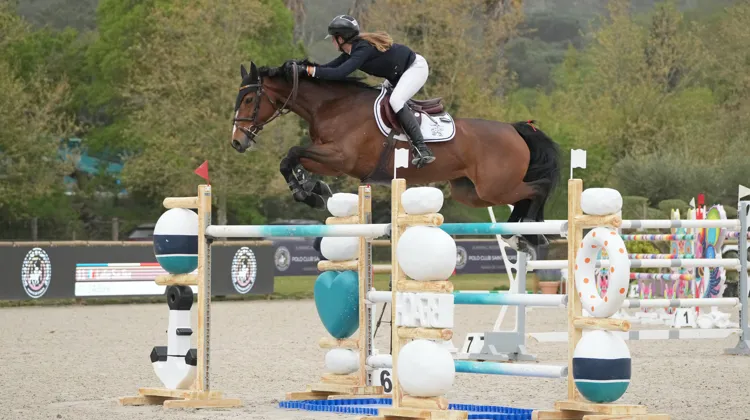 Lalie Saclier et J'Adore ont remporté le Grand Prix 3* de Gassin ce dimanche