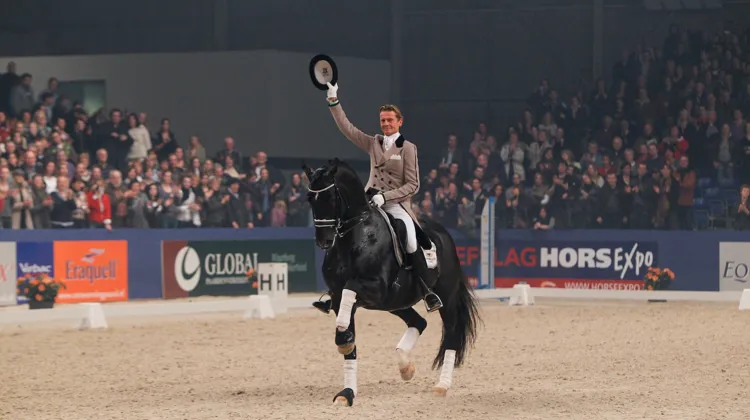 Reconnaissable entre mille, Totilas a marqué le monde du dressage, tant dans le sport qu’à l’élevage.