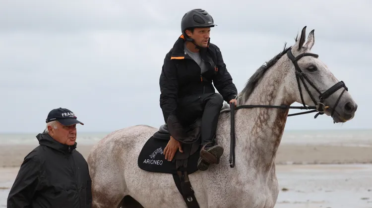 Nicolas Touzaint est ici sur Diabolo Menthe aux côtés de Thierry Touzaint