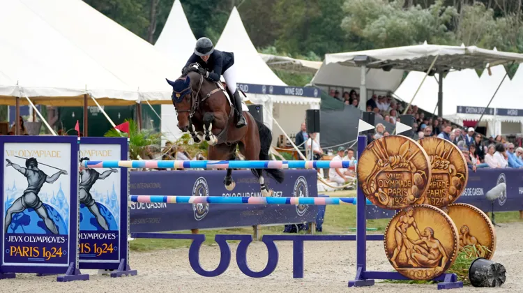 Kara Chad et Igor GPH ont créé une belle surprise au Polo Club de Saint-Tropez.