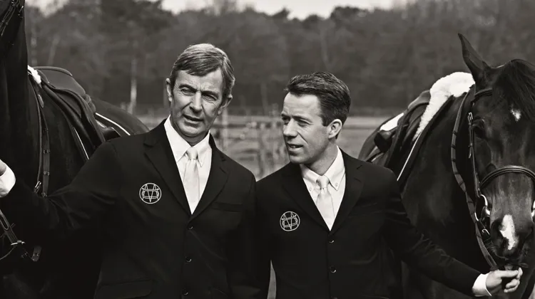 Eric van der Vleuten, cinquante-huit ans, et son fils Maikel, trente-trois ans, ont réalisé le rêve de concourir au plus haut niveau en duo au sein de l’équipe néerlandaise.