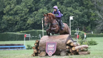 Jolie Môme d’Argonne a été sacrée championne de Frande des chevaux de six ans avec Morgane Euriat.