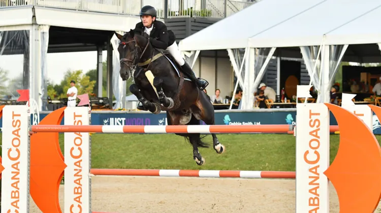 Darragh Kenny et Chic Chic sur la piste du Traverse City Horse Show