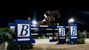 Ashlee Bond et Donatello 141 pendant le Grand Prix du CSI 5* MLSJ de Thermal.