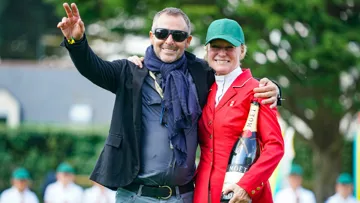Éric Lamaze a rejoint son amie de longue date Beth Underhill sur la plus haute marche du podium, sur laquelle il était déjà monté en 2011 et 2014. 