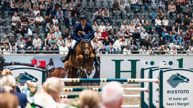 Mario Stevens et Carrie 22 pendant le Grand Prix de la ville d'Oslo.