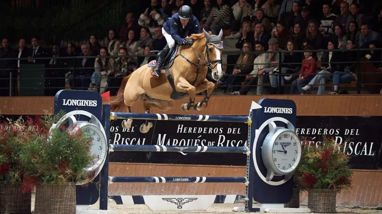 En selle sur Vestmalle des Cotis, l’Allemand Hans-Dieter Dreher a remporté le Grand Prix du CSI 5*-W de La Corogne, samedi 7 décembre.