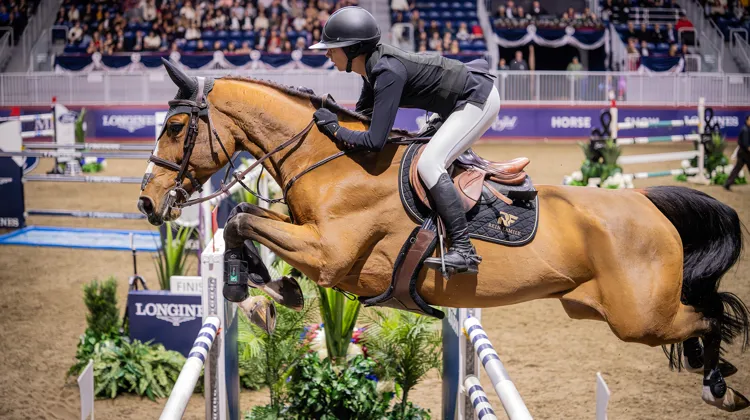 Nina Mallevaey et Nikka van den Bisschop se sont classés deuxièmes à 1,55m, à un souffle de Mark Bluman et Ubiluc.