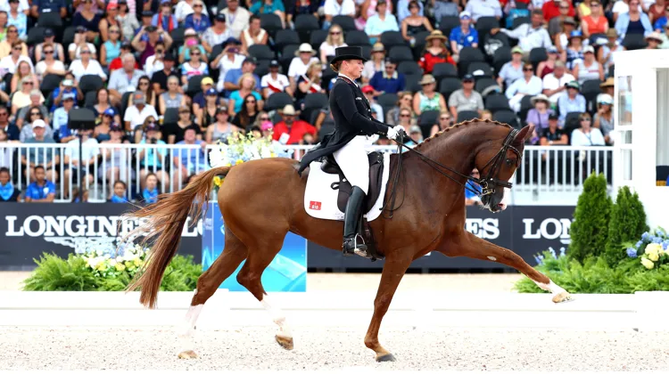 Bella Rose 2 à Tryon lorsqu'elle est sacrée deux fois championne du monde