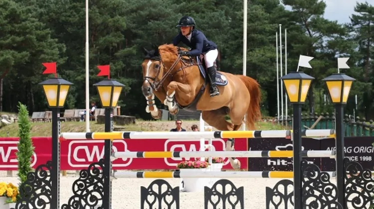 Stéphanie Hennequin et Black Pearl d'Amont ont gagné leur ticket pour le Grand Prix de dimanche.