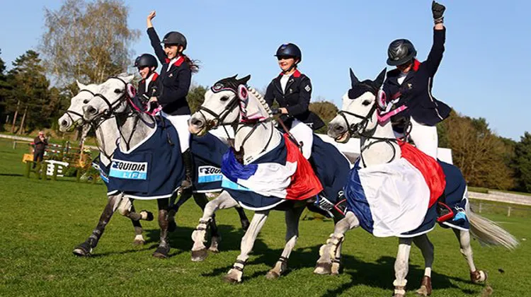 Les jeunes Tricolores ont communié avec leur public. Photo Gilles Alleaume